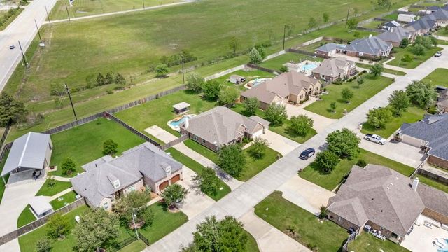 11219 Kings Point Boulevard Boulevard, Mont Belvieu, TX 77535