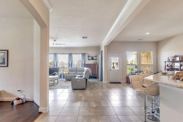 11219 Kings Point Boulevard Boulevard, Mont Belvieu, TX 77535