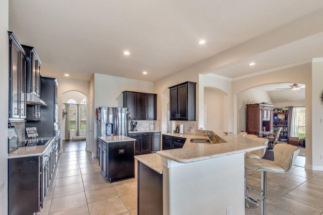 11219 Kings Point Boulevard Boulevard, Mont Belvieu, TX 77535