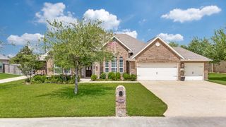 11219 Kings Point Boulevard Boulevard, Mont Belvieu, TX 77535