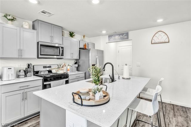 630 Harmony Rock Avenue, North Las Vegas, NV 89081