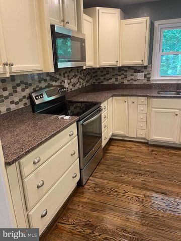 22 WILLIAMS DR, Fredericksburg, VA 22405
