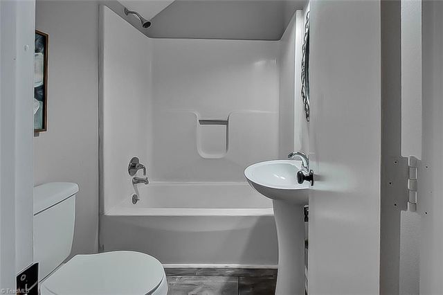 2227 Tot Hill Farm Road, Asheboro, NC 27205