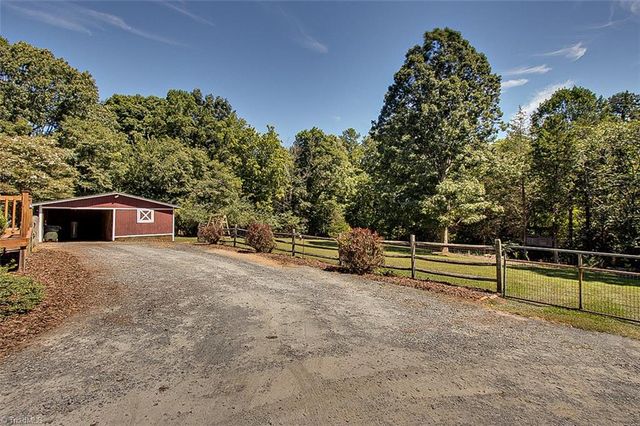 2227 Tot Hill Farm Road, Asheboro, NC 27205