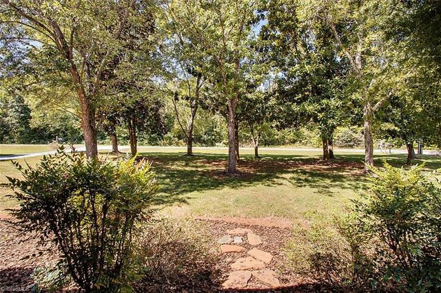 2227 Tot Hill Farm Road, Asheboro, NC 27205