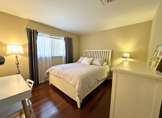5131 W Oakland Park Boulevard 202, Lauderdale Lakes, FL 33313