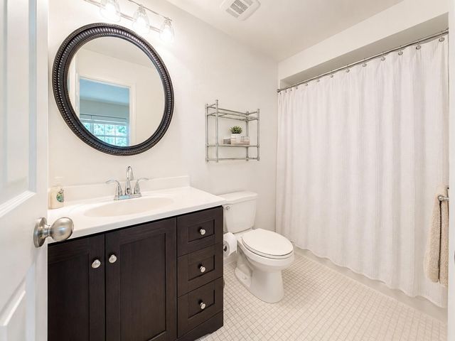 5131 W Oakland Park Boulevard 202, Lauderdale Lakes, FL 33313