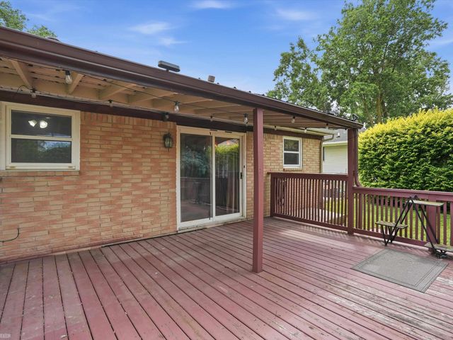 15861 Coral Avenue, Clinton Township, MI 48035
