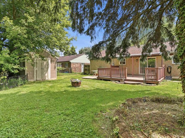 15861 Coral Avenue, Clinton Township, MI 48035
