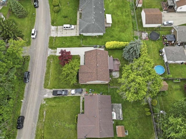 15861 Coral Avenue, Clinton Township, MI 48035