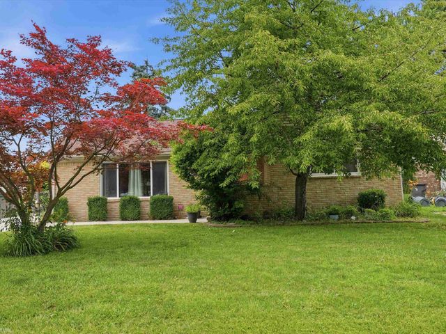 15861 Coral Avenue, Clinton Township, MI 48035