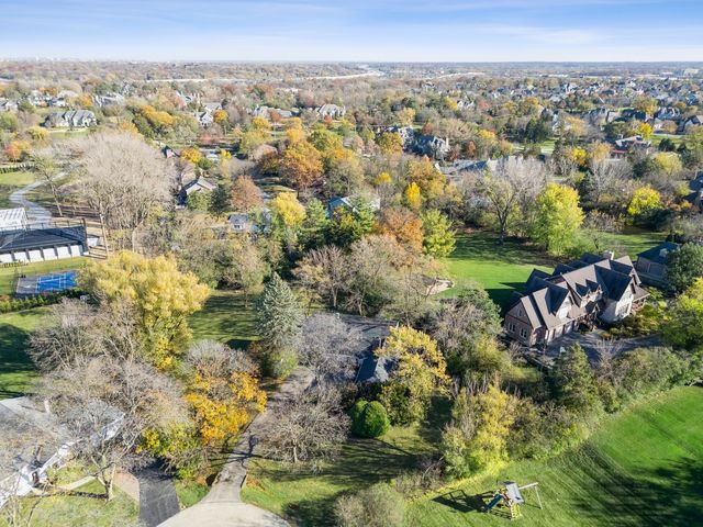 335 Countryside Court, Burr Ridge, IL 60527