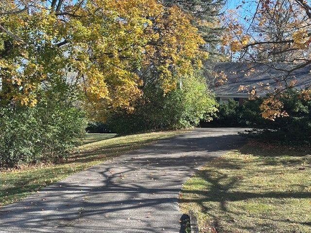 335 Countryside Court, Burr Ridge, IL 60527