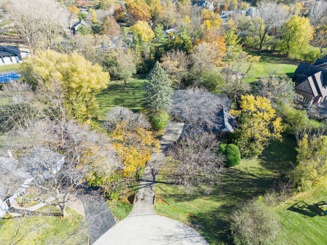 335 Countryside Court, Burr Ridge, IL 60527