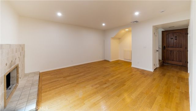 10926 Bluffside Dr. 32, Studio City, CA 91604
