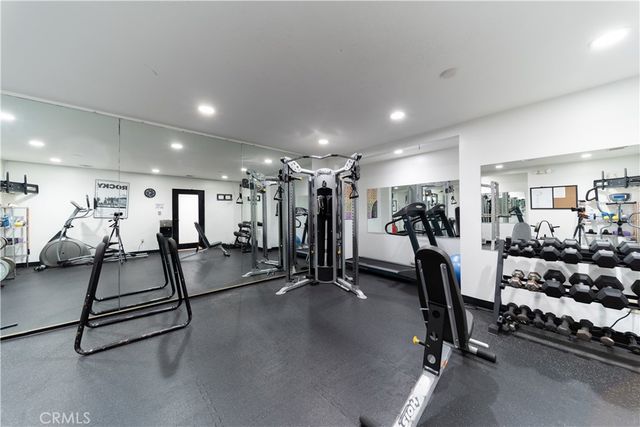10926 Bluffside Dr. 32, Studio City, CA 91604
