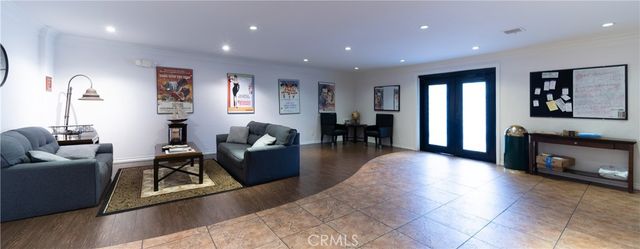 10926 Bluffside Dr. 32, Studio City, CA 91604