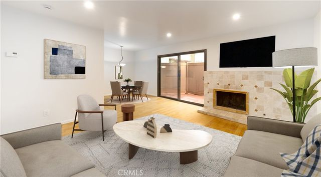 10926 Bluffside Dr. 32, Studio City, CA 91604