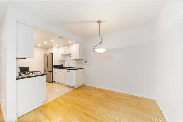 10926 Bluffside Dr. 32, Studio City, CA 91604