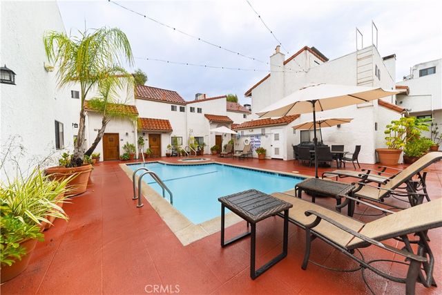 10926 Bluffside Dr. 32, Studio City, CA 91604