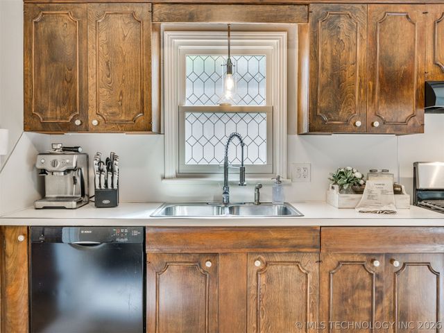 4168 E 1st Street, Tulsa, OK 74112