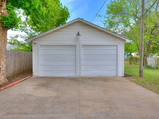 4168 E 1st Street, Tulsa, OK 74112