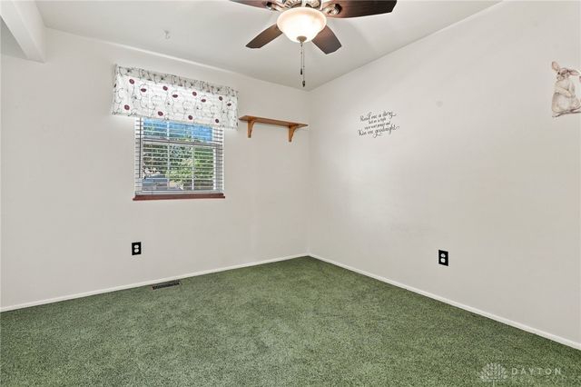 562 Hathaway Trail, Tipp City, OH 45371