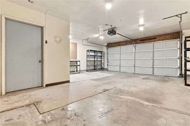 562 Hathaway Trail, Tipp City, OH 45371
