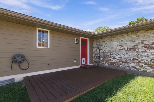562 Hathaway Trail, Tipp City, OH 45371