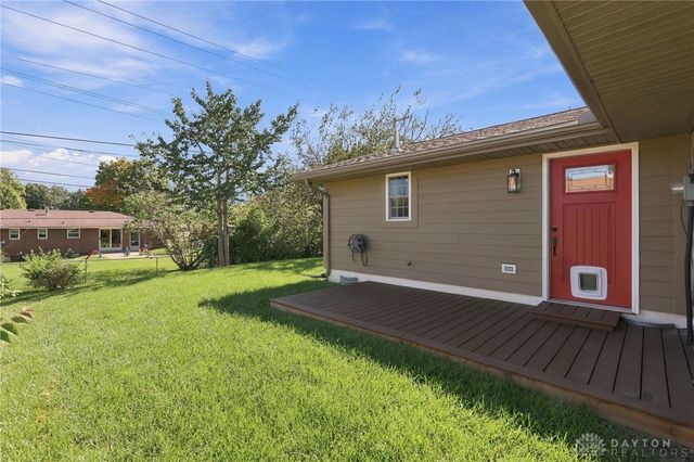 562 Hathaway Trail, Tipp City, OH 45371