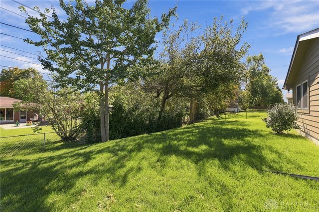562 Hathaway Trail, Tipp City, OH 45371