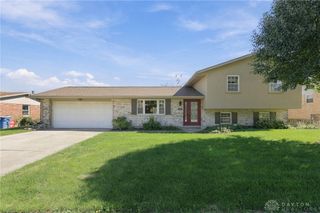 562 Hathaway Trail, Tipp City, OH 45371
