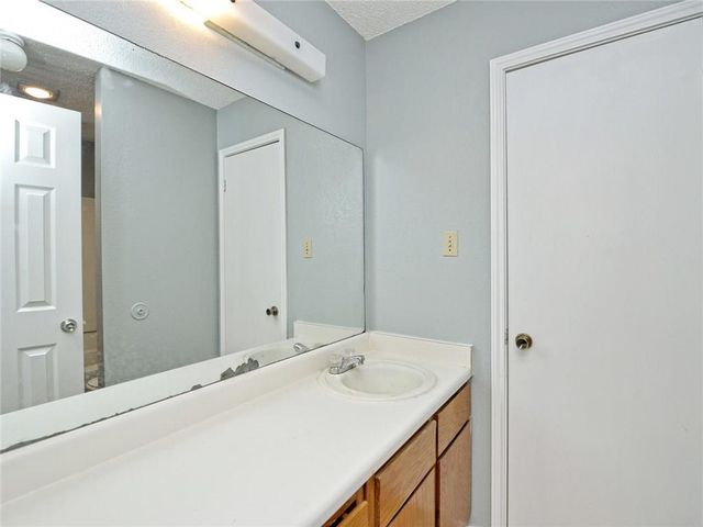 5809 Spring Meadow RD B, Austin, TX 78744