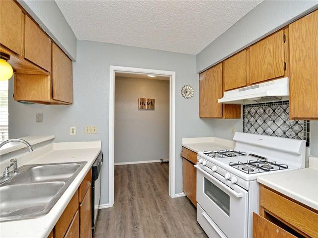 5809 Spring Meadow RD B, Austin, TX 78744