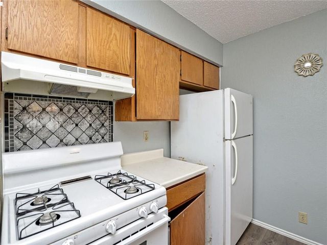 5809 Spring Meadow RD B, Austin, TX 78744