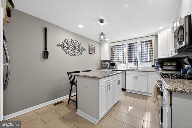 20 W PEARL ST, Burlington, NJ 08016