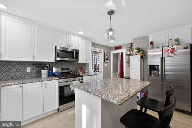 20 W PEARL ST, Burlington, NJ 08016