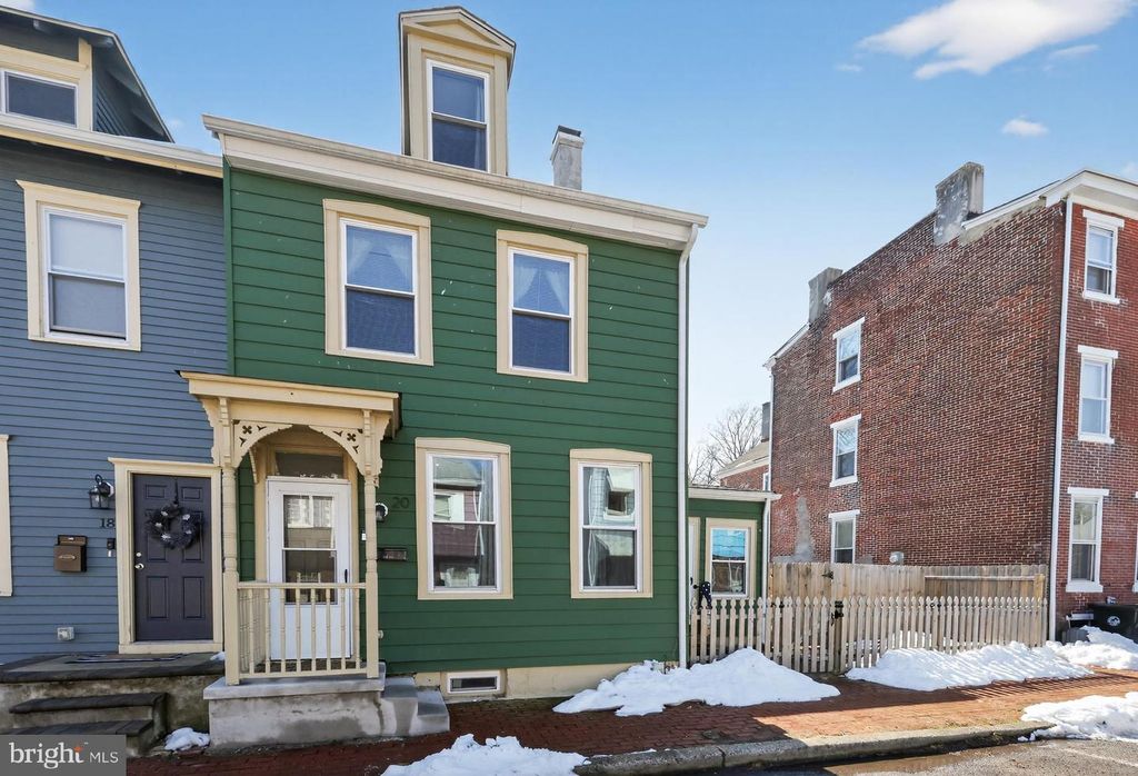 20 W PEARL ST, Burlington, NJ 08016