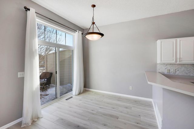 20028 Heritage Drive, Lakeville, MN 55044