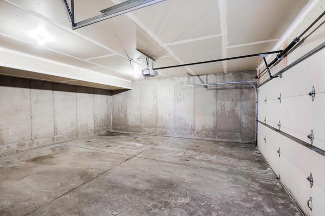 20028 Heritage Drive, Lakeville, MN 55044