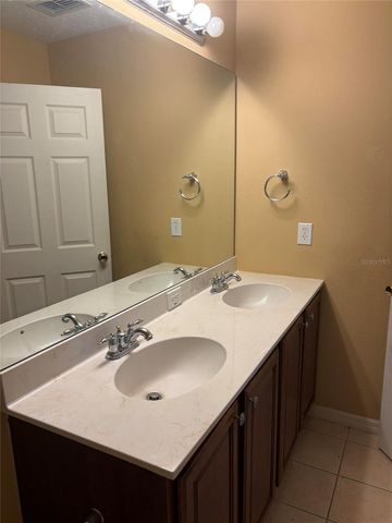 8520 BROKEN WILLOW COURT, Tampa, FL 33647