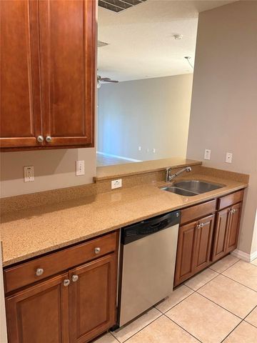 8520 BROKEN WILLOW COURT, Tampa, FL 33647