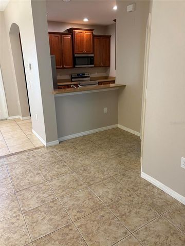 8520 BROKEN WILLOW COURT, Tampa, FL 33647