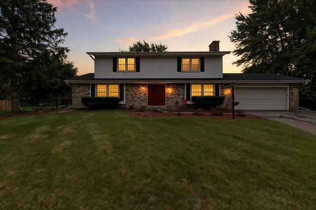 837 Wexford COURT, Hartland, WI 53029
