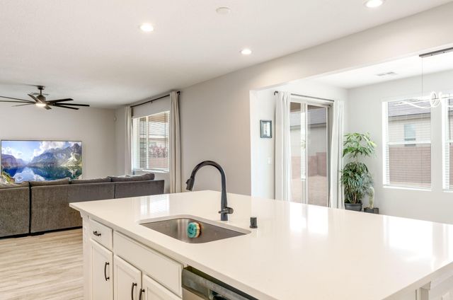 3206 Martuni Street SE, Rio Rancho, NM 87124
