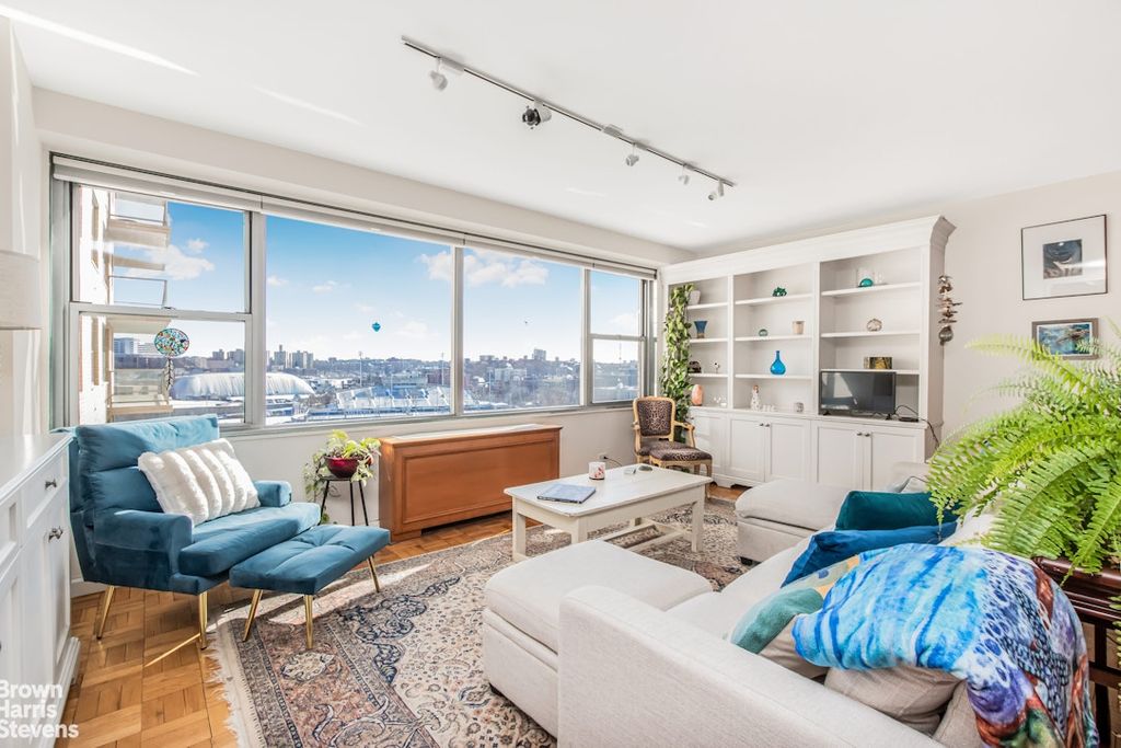 2500 Johnson Ave Apt 5F, New York City, NY 10463