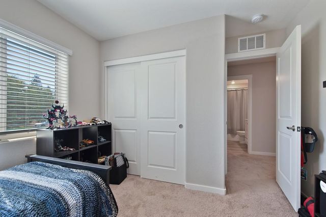 2249 Comstock Ln, Lincoln, CA 95648