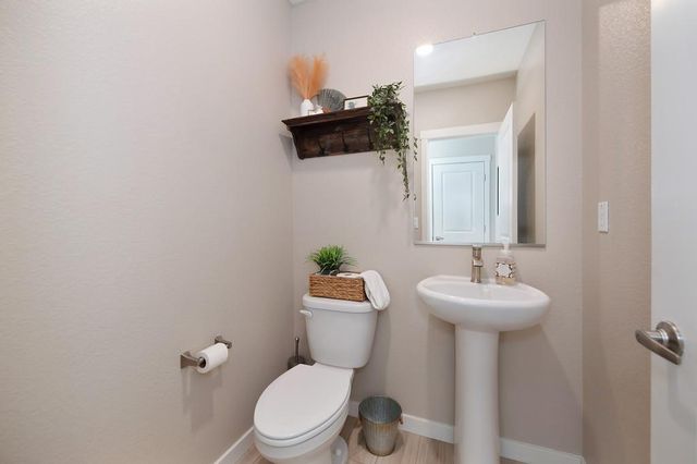 2249 Comstock Ln, Lincoln, CA 95648