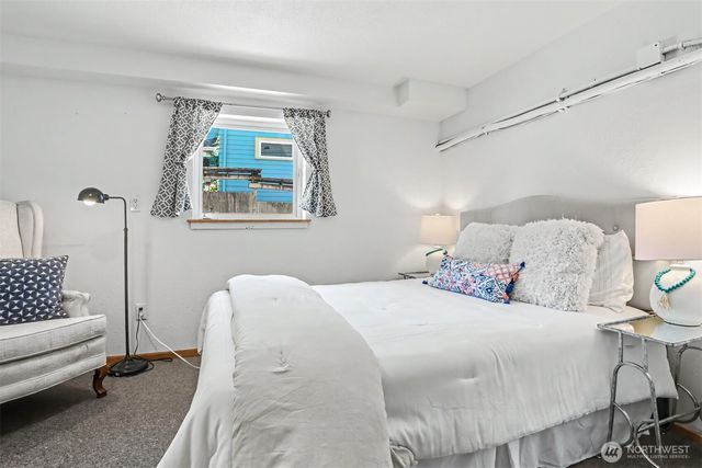 4317 Phinney Avenue N, Seattle, WA 98103