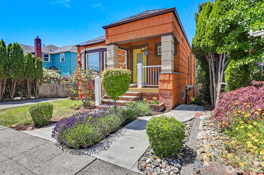 4317 Phinney Avenue N, Seattle, WA 98103